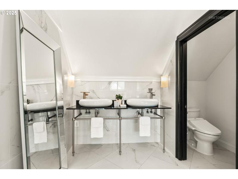 Owner's Suite Bathroom