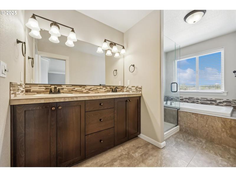 Owner's Suite Bathroom