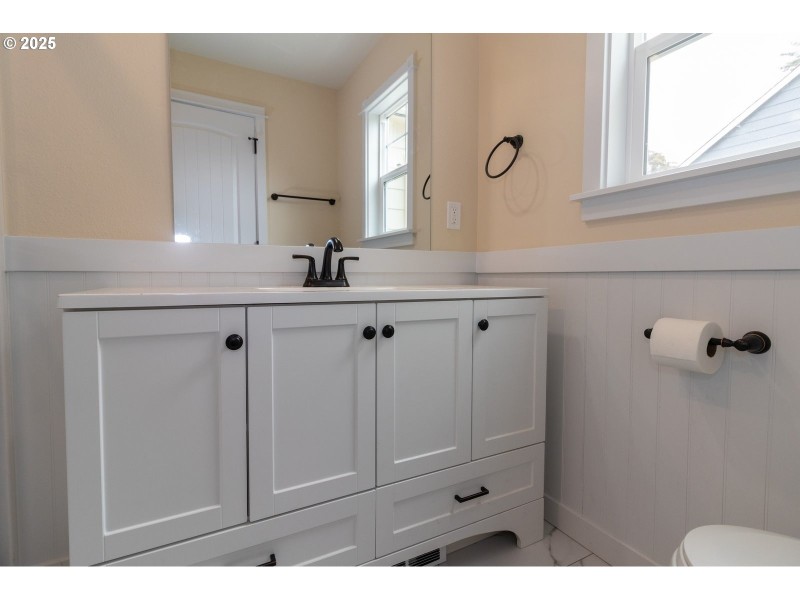 Bathroom, Attached