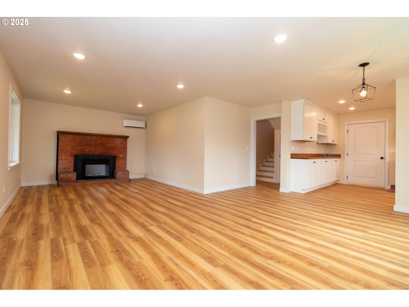 Living Room/Dining Room