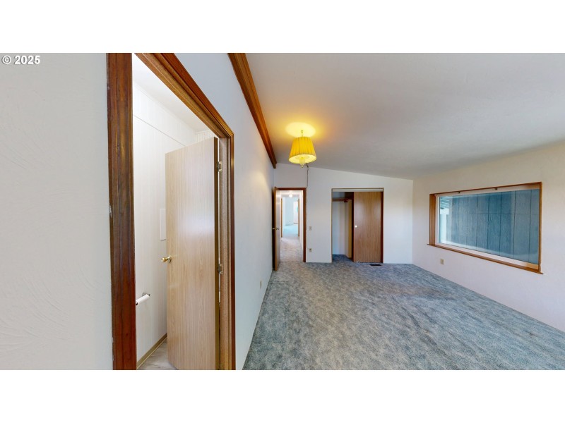 Bedroom, Primary