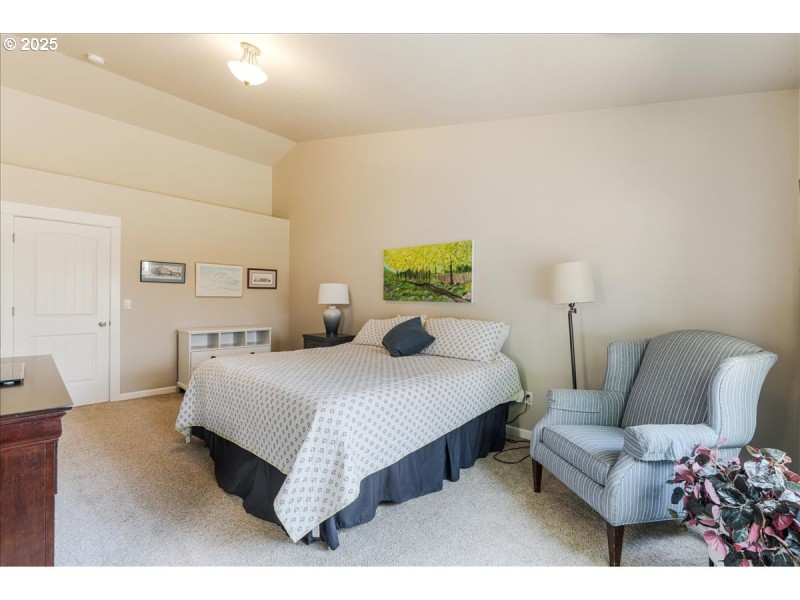 Bedroom, Primary