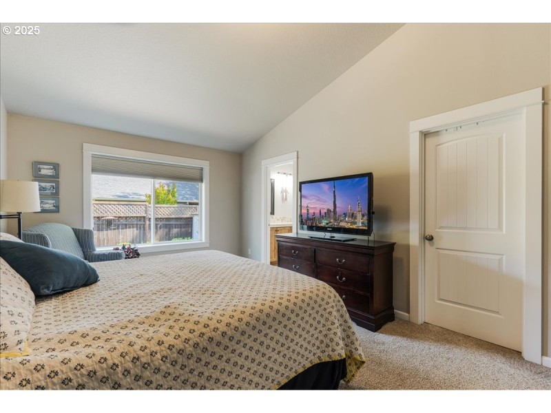 Bedroom, Primary