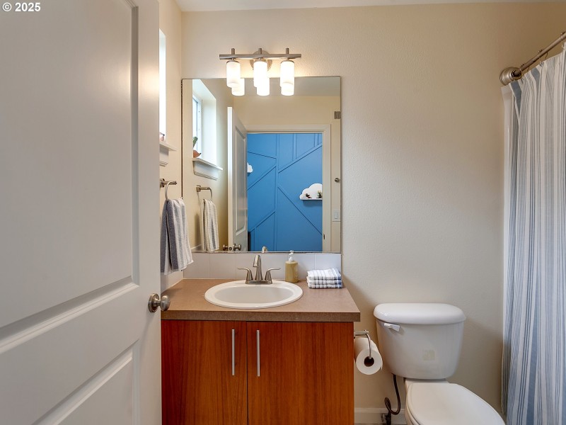 Bathroom, Attached