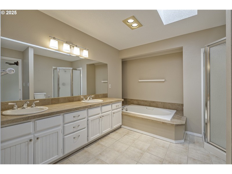 Owner's Suite Bathroom