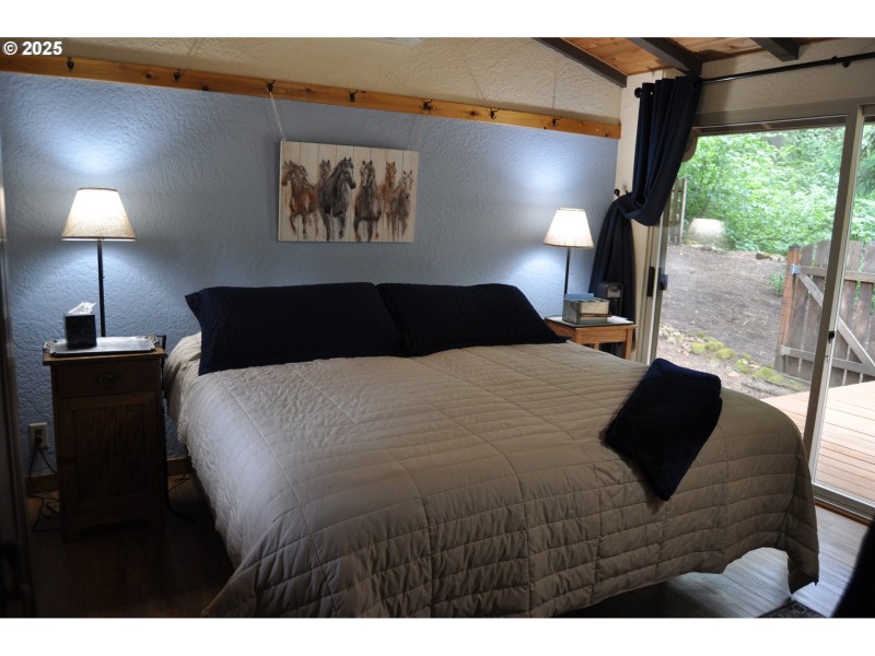 Bedroom, Primary