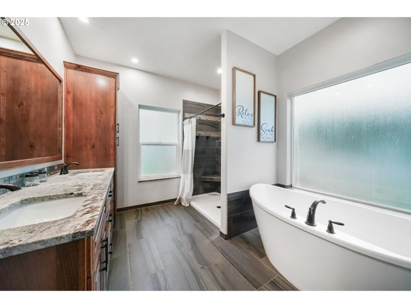 Owner's Suite Bathroom