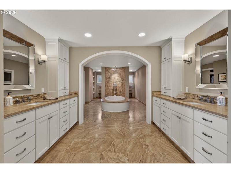 Owner's Suite Bathroom