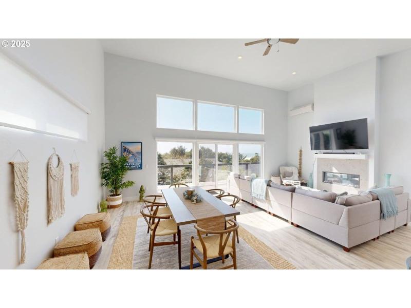 Living Room/Dining Room