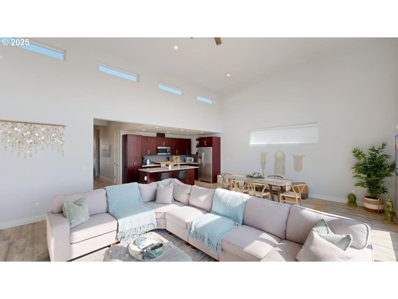 Living Room/Dining Room