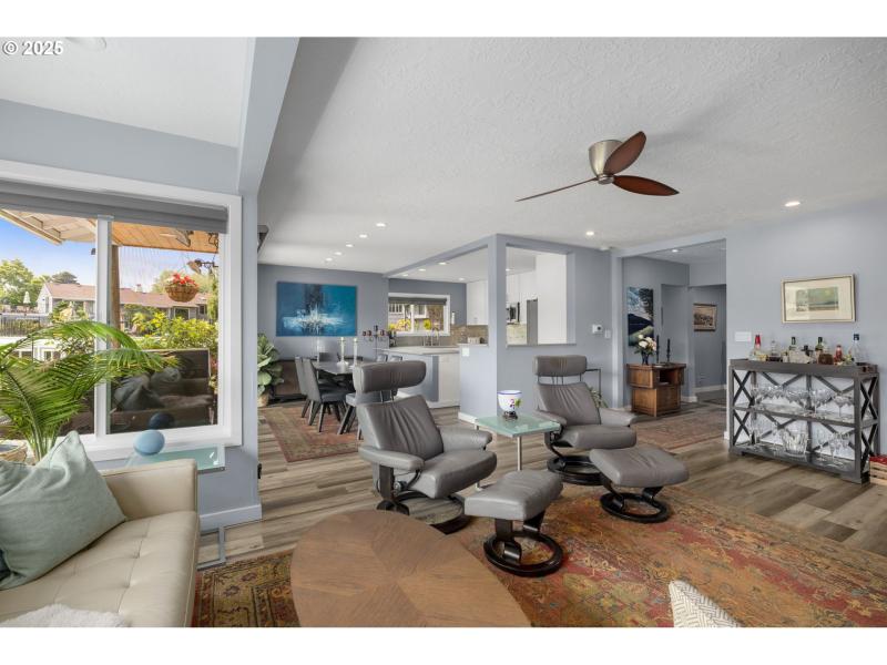 Living Room/Dining Room