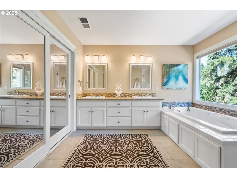 Owner's Suite Bathroom