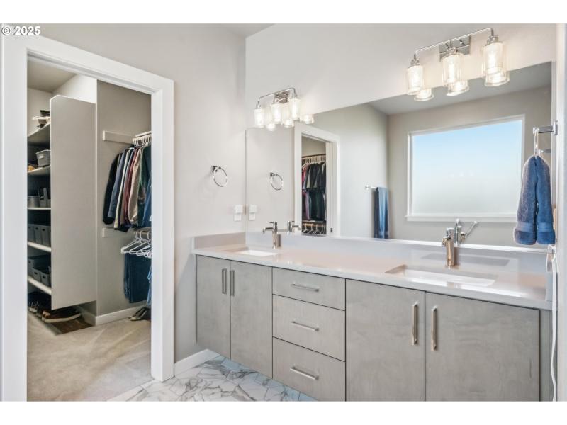 Owner's Suite Bathroom