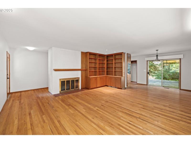 Living Room/Dining Room