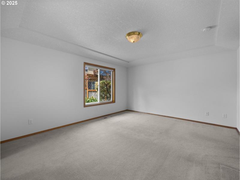 Bedroom, Owner's Suite