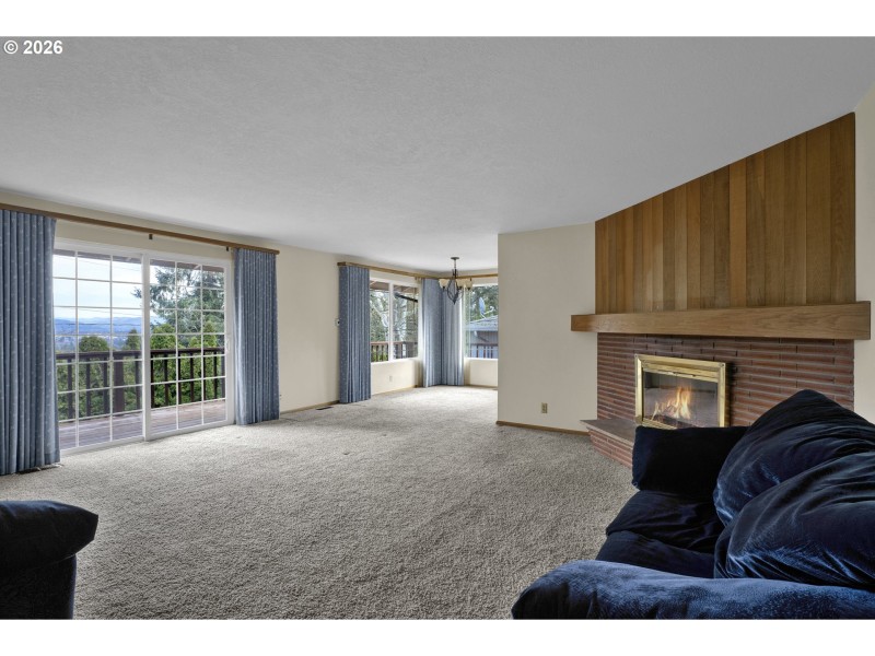 Living Room/Dining Room