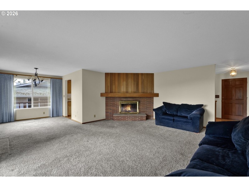 Living Room/Dining Room