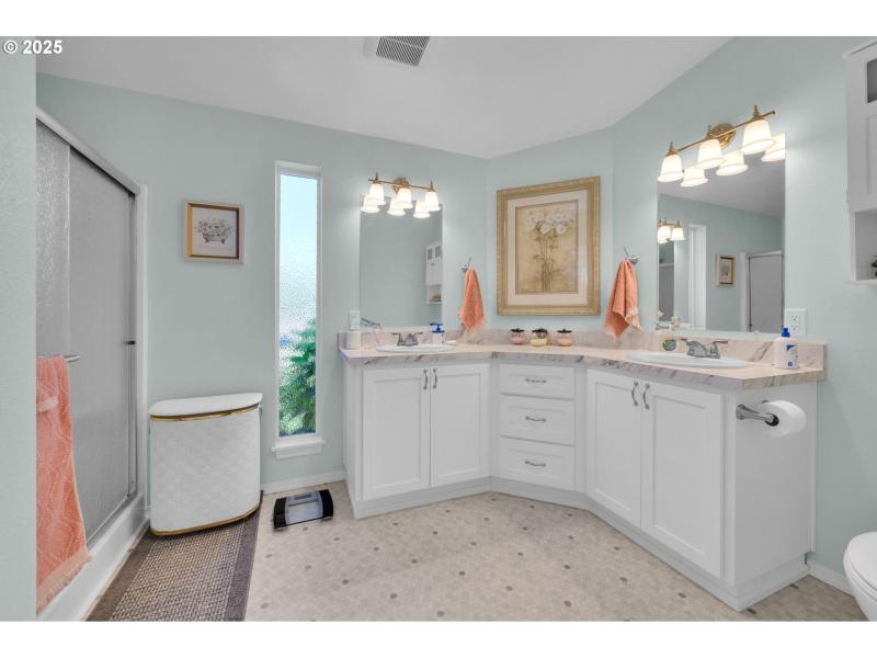 Owner's Suite Bathroom