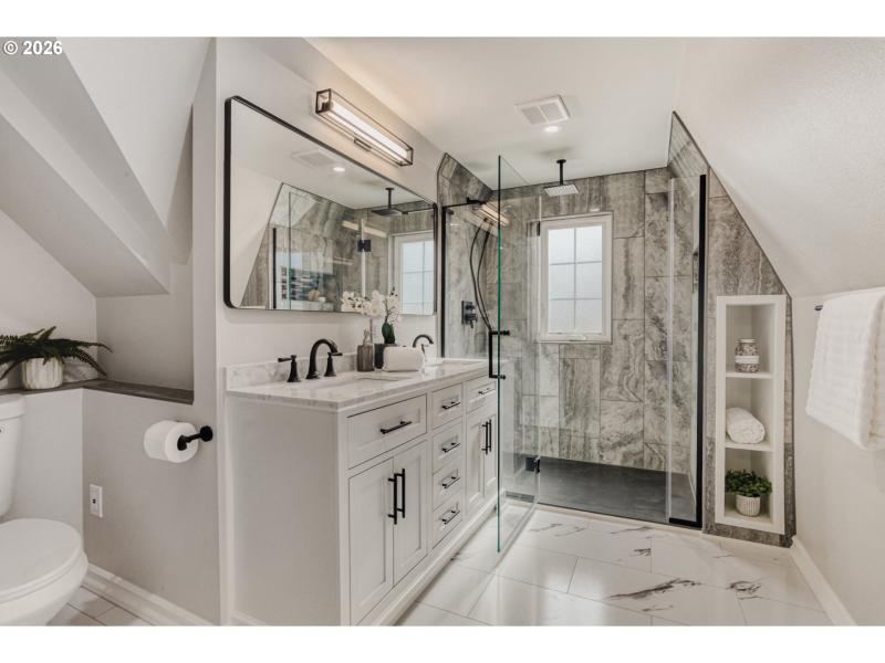 Owner's Suite Bathroom