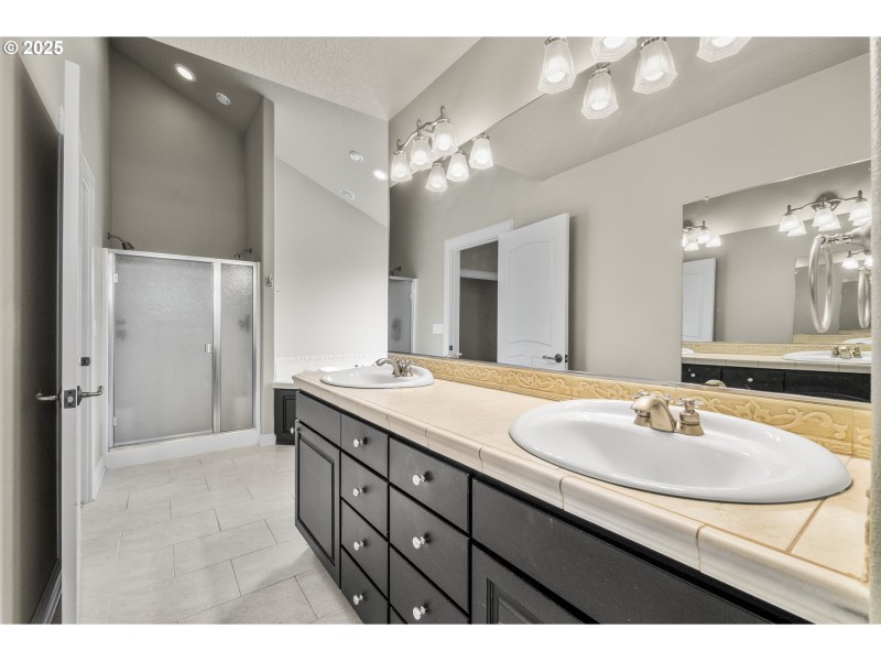 Bathroom, Attached