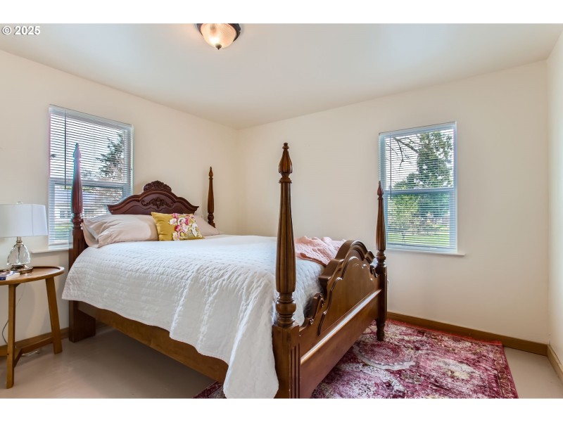 Bedroom, Primary