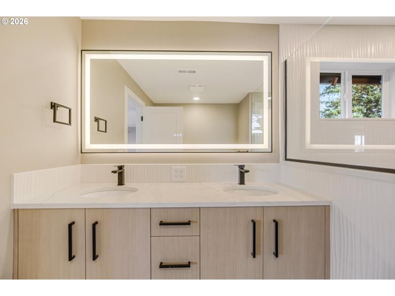 Owner's Suite Bathroom