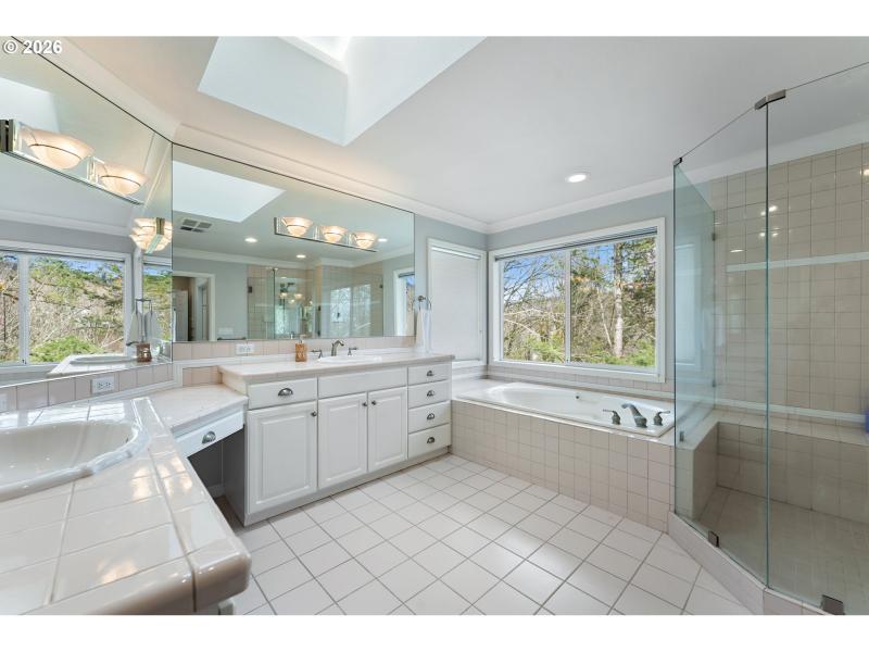 Owner's Suite Bathroom