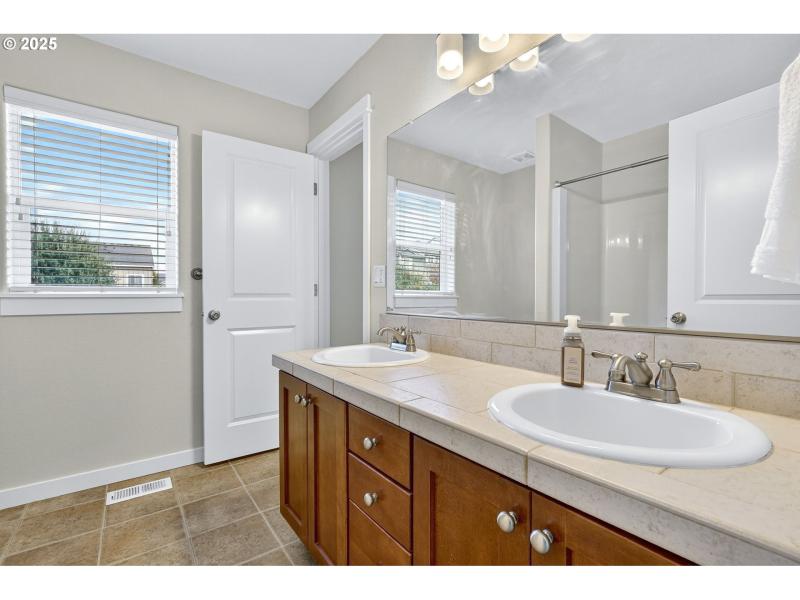 Bathroom, Continental