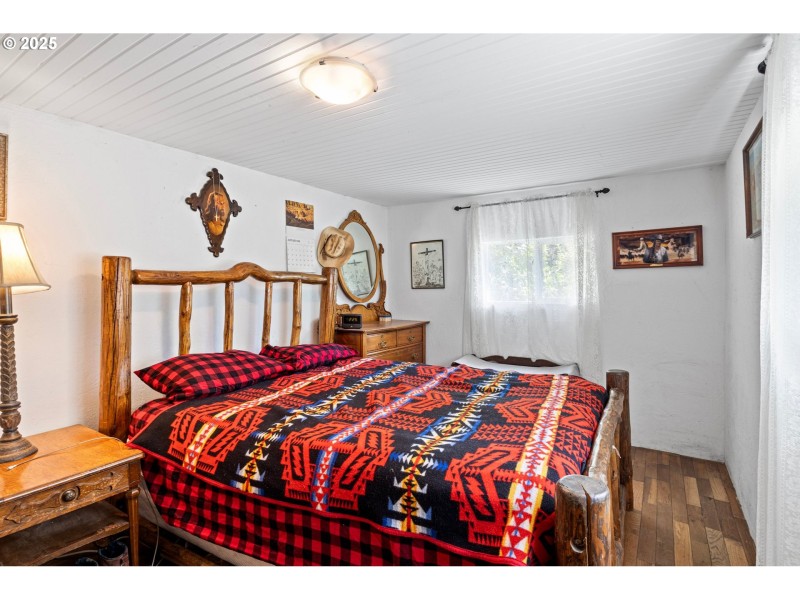 Bedroom, Primary