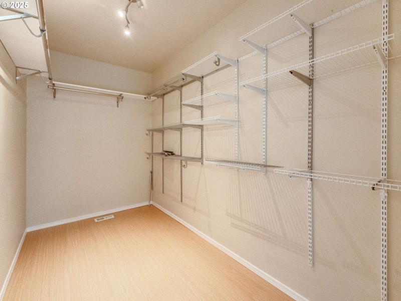Bedroom, Primary