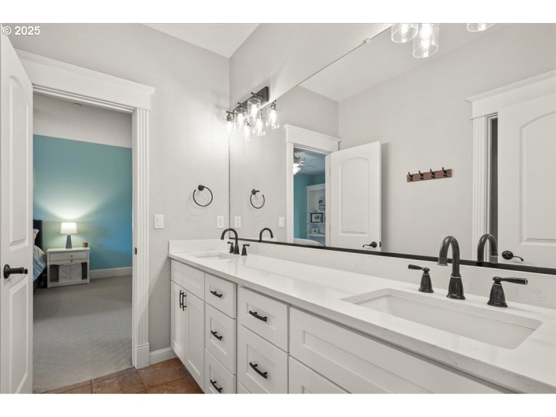 Bathroom, Attached