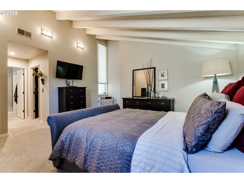 Bedroom, Primary