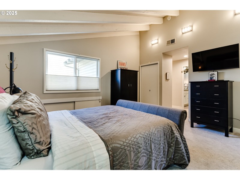 Bedroom, Primary
