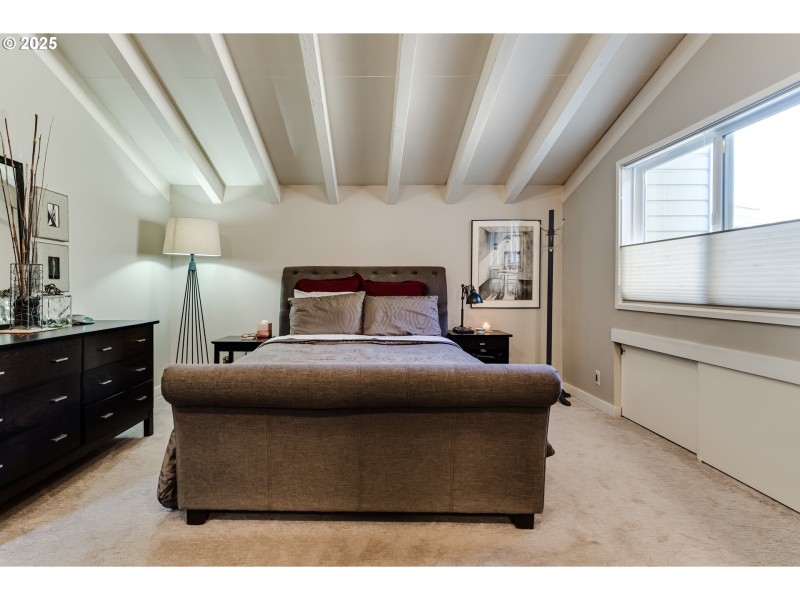 Bedroom, Primary