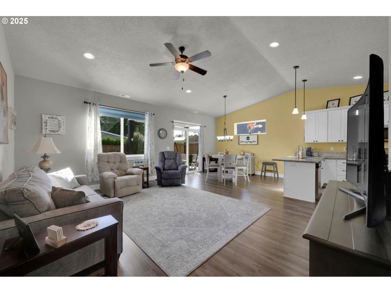 Living Room/Dining Room