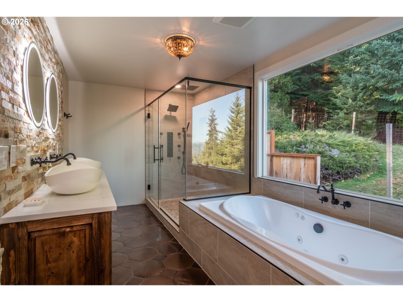 Owner's Suite Bathroom