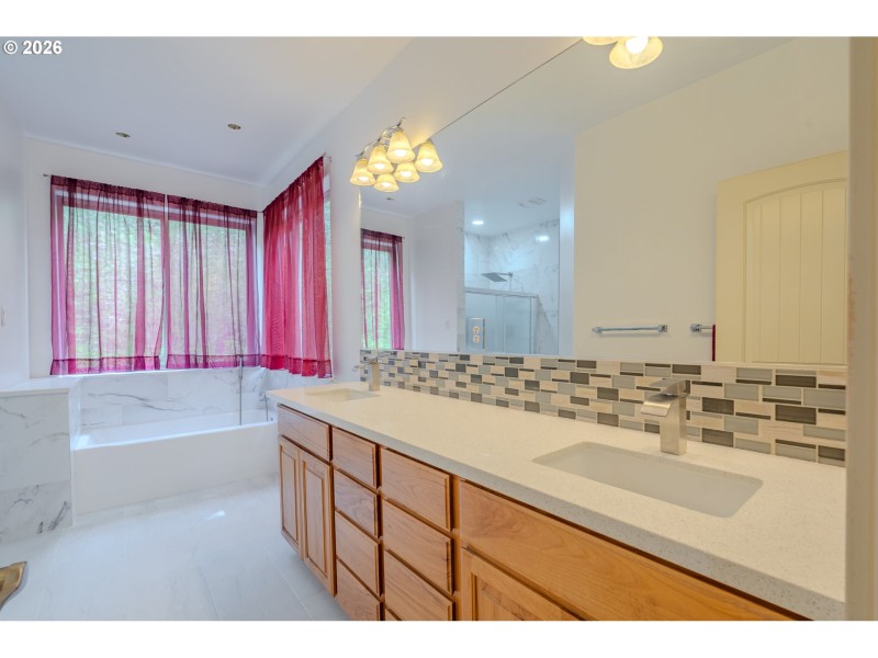 Owner's Suite Bathroom