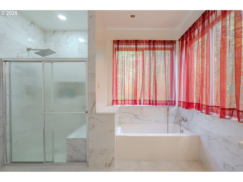 Owner's Suite Bathroom