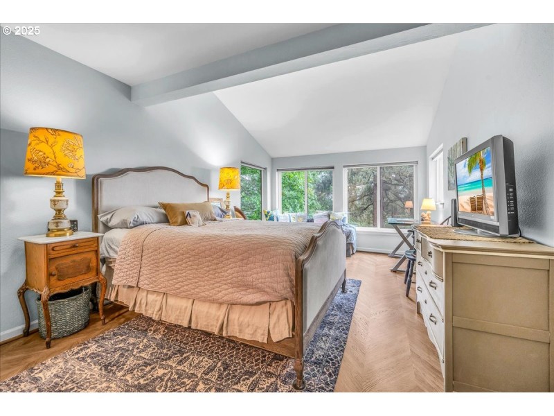 Bedroom, Primary