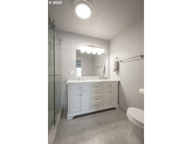 Bathroom, Attached