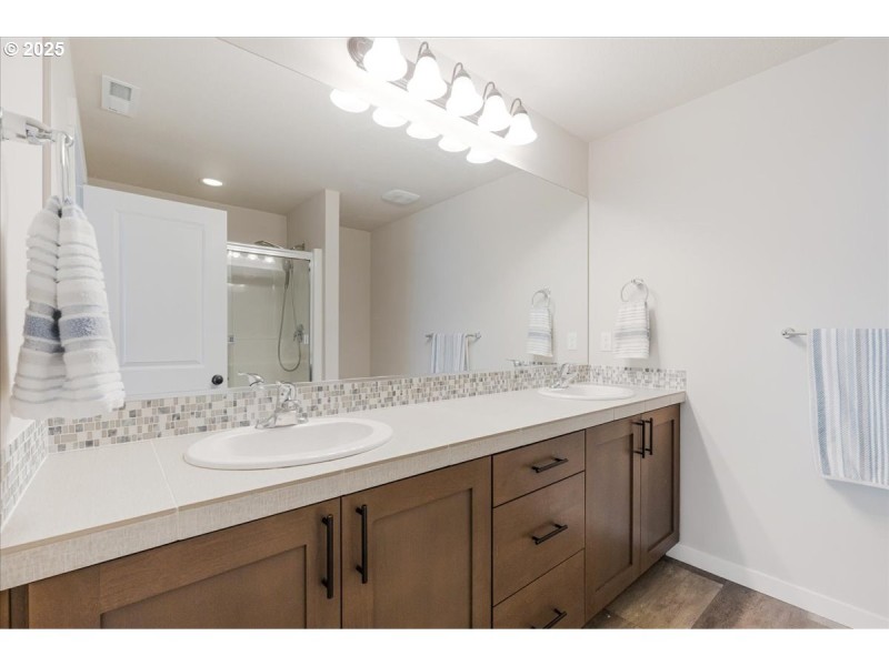 Bathroom, Attached