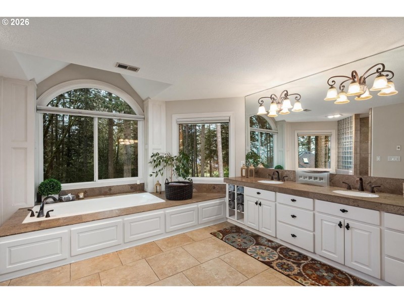 Owner's Suite Bathroom