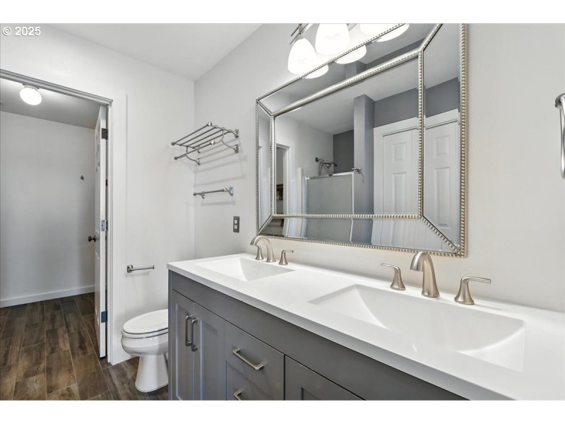 Owner's Suite Bathroom
