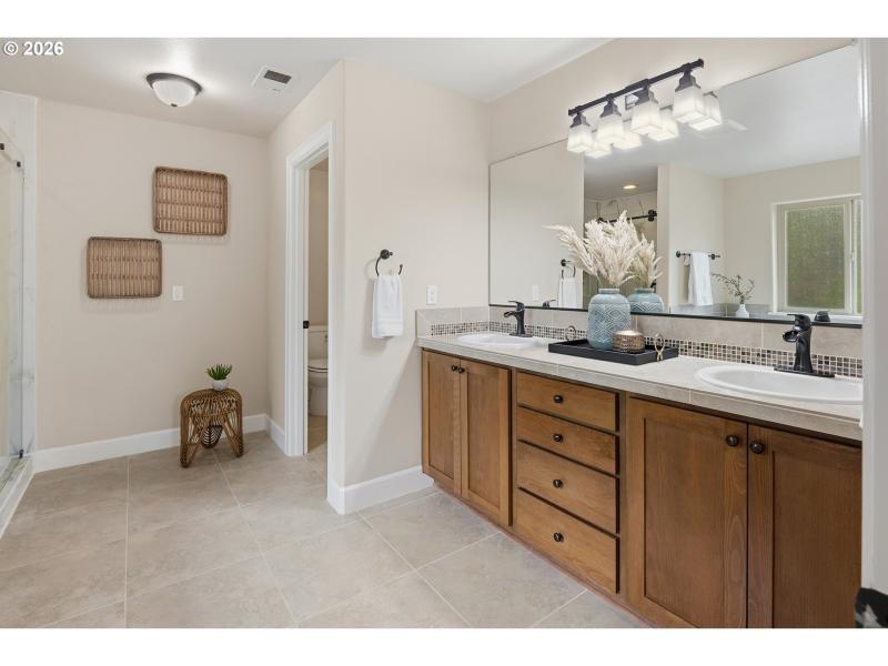 Owner's Suite Bathroom