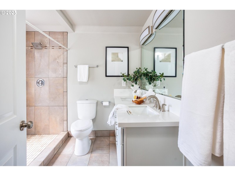 Owner's Suite Bathroom