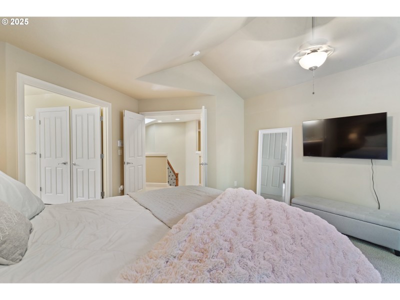 Bedroom, Primary