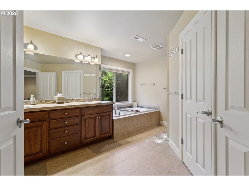 Bathroom, Attached
