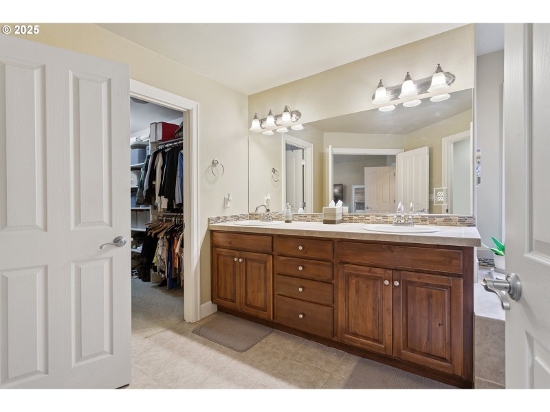 Bathroom, Attached
