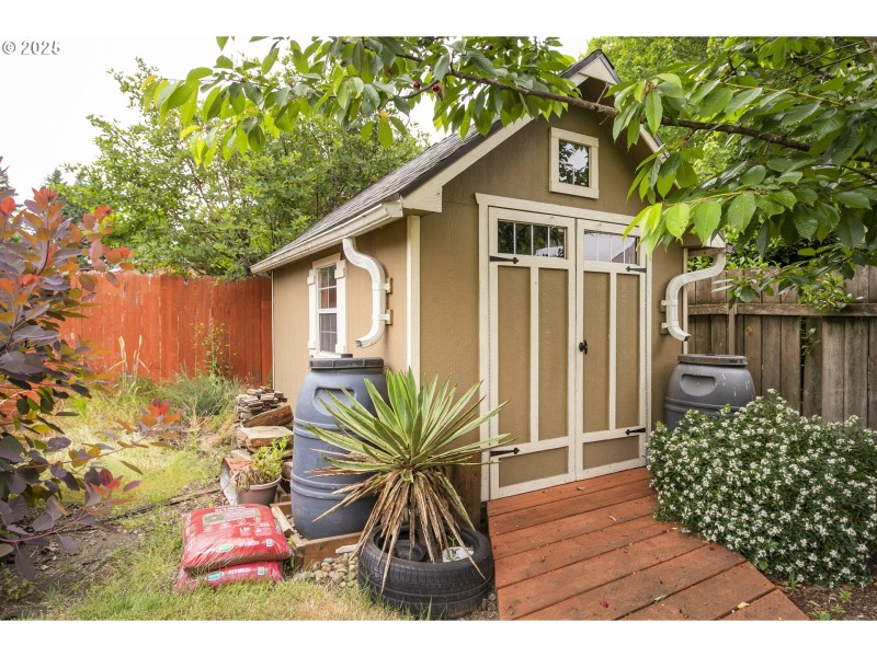 Shed