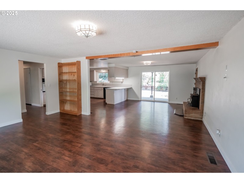 Living Room/Dining Room